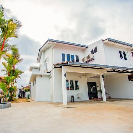 Kb50 Guesthouse 关丹 外观 照片
